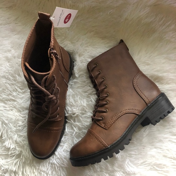 universal thread boots